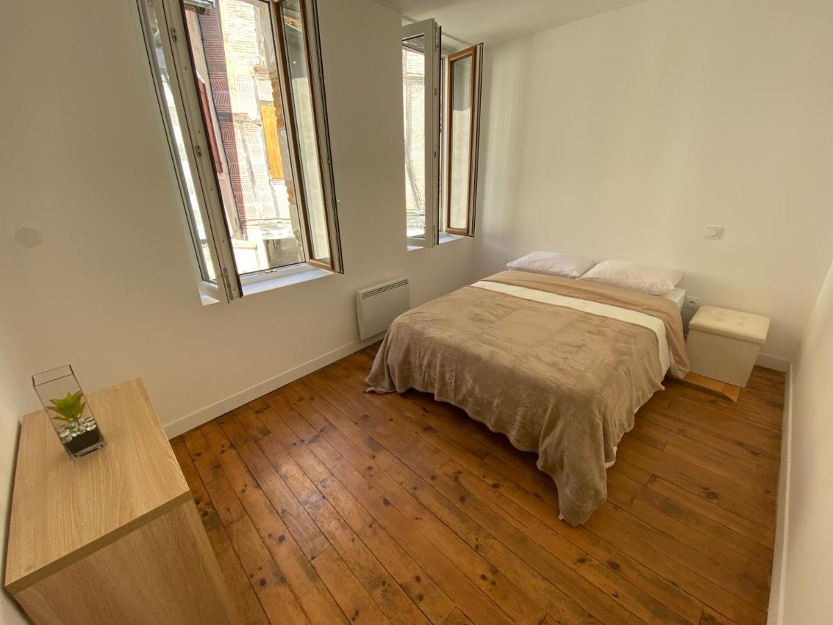 Logement Tout Equipe Layrac Exterior foto