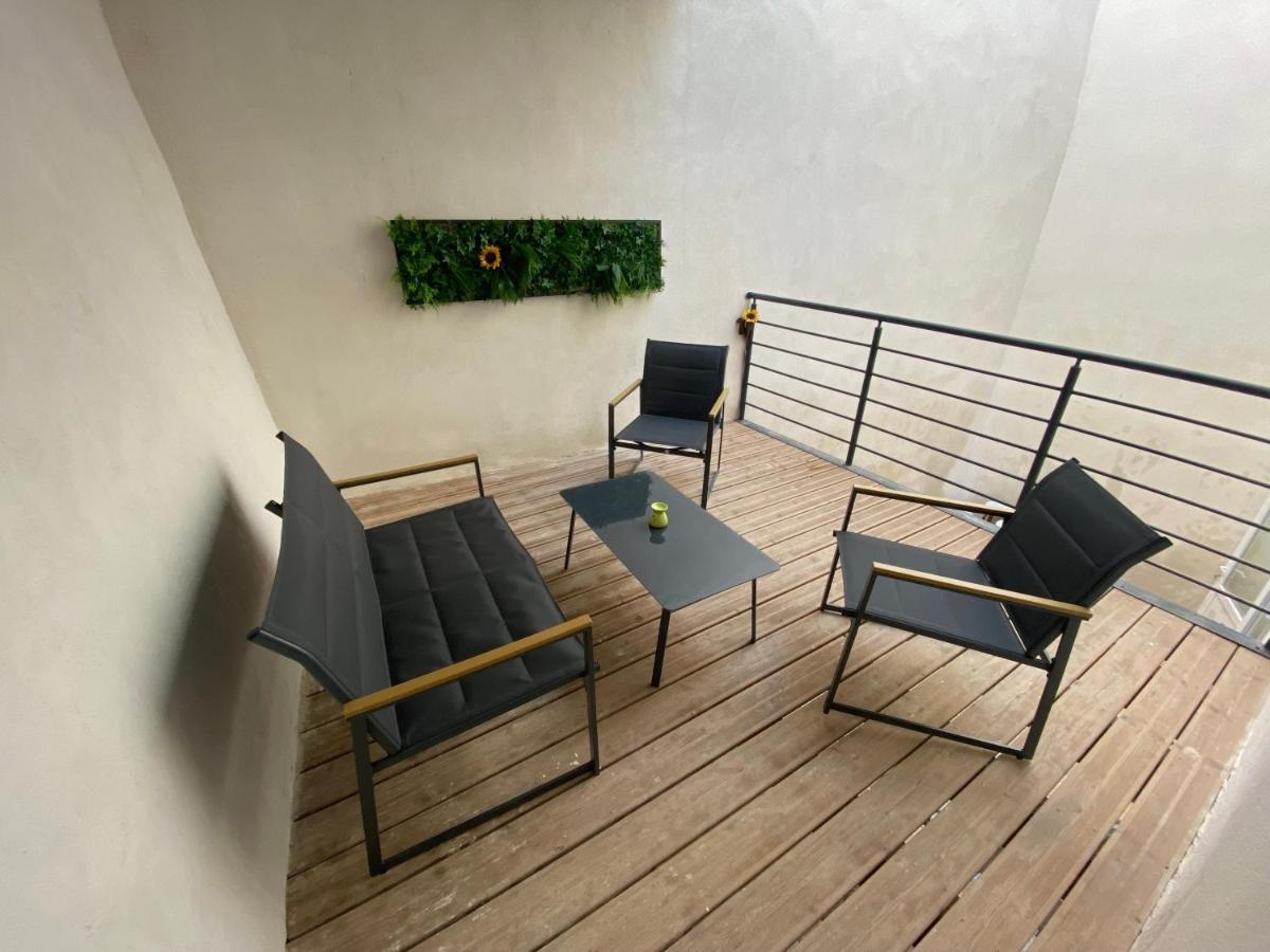 Logement Tout Equipe Layrac Exterior foto