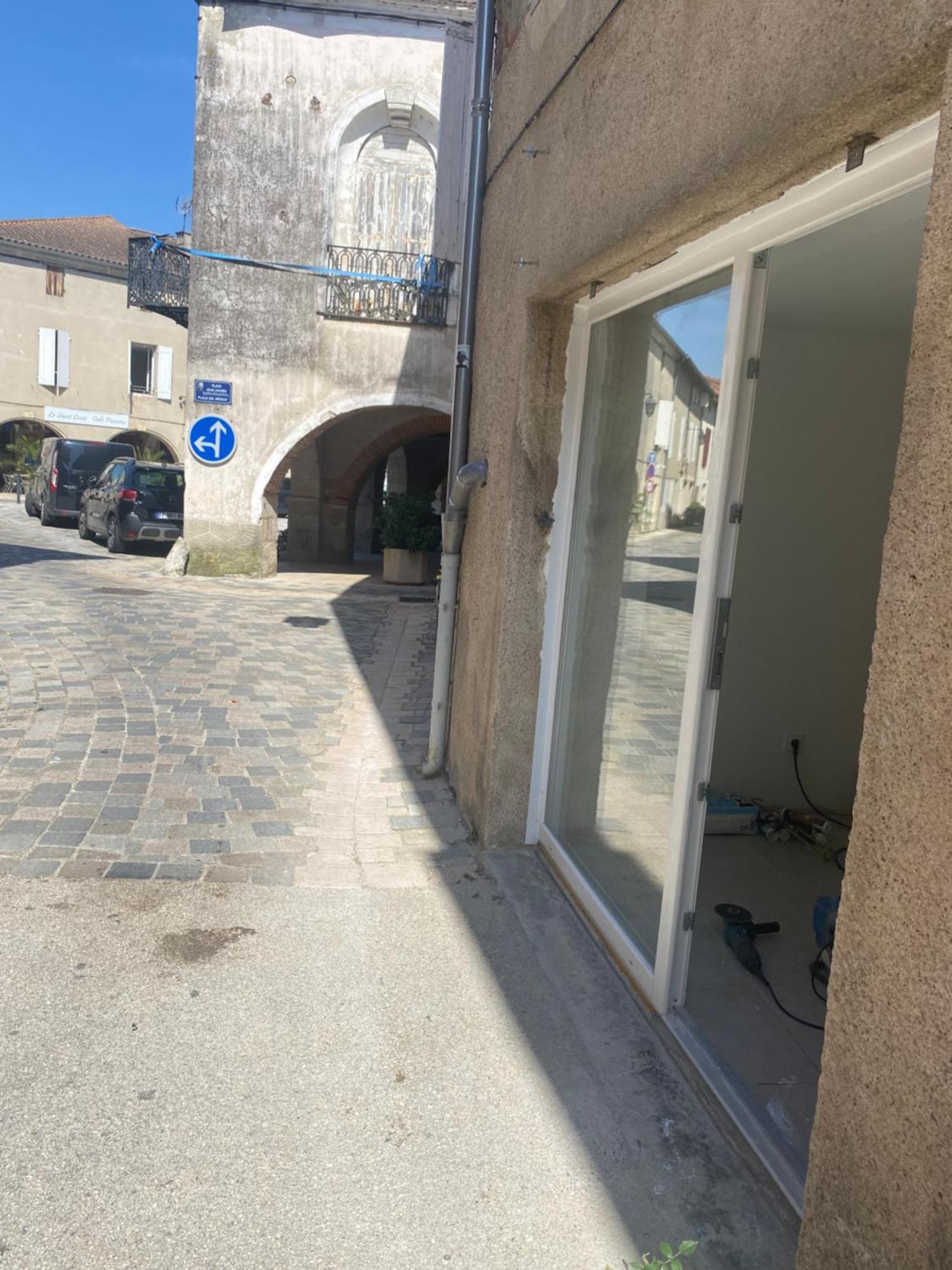 Logement Tout Equipe Layrac Exterior foto